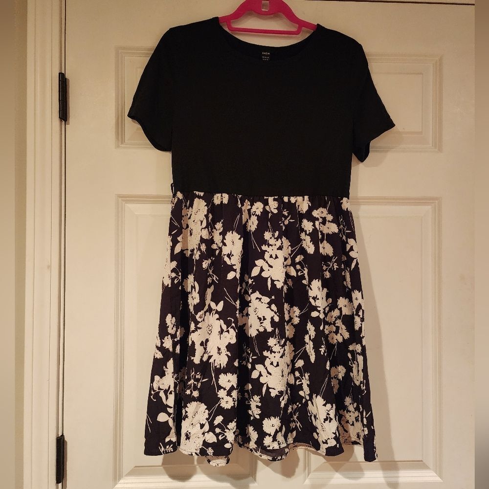 SHEIN Black Top White Floral Mini Dress